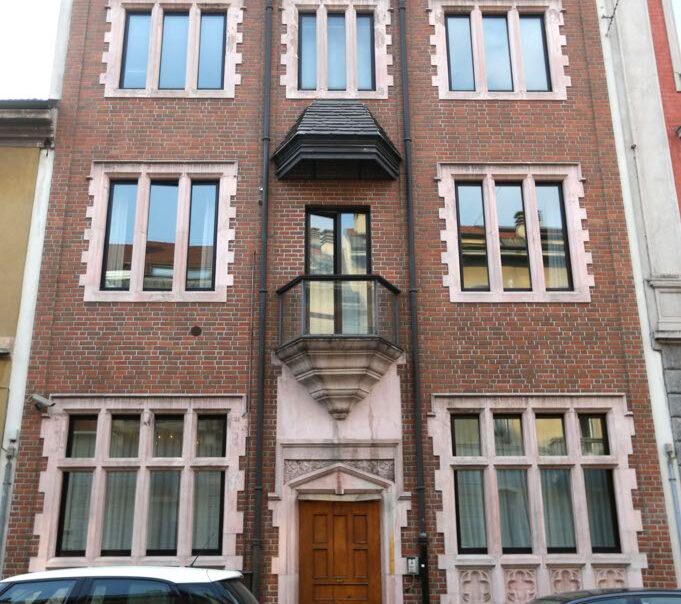 Casa 770 via poerio 25 Milano