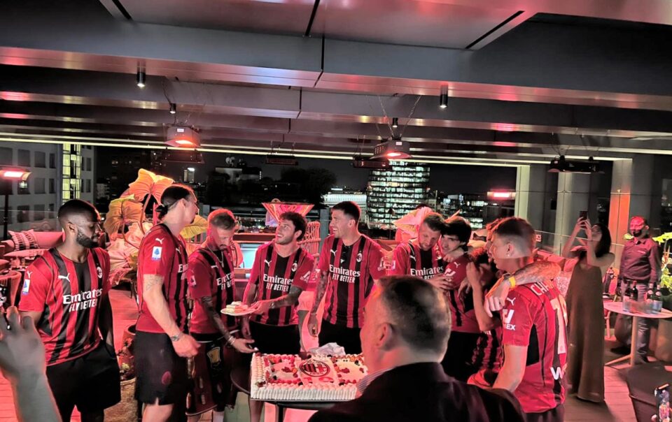 AC Milan is on the roof of Italy and the team celebrates on the roofs of Milan @Organics SkyGarden!